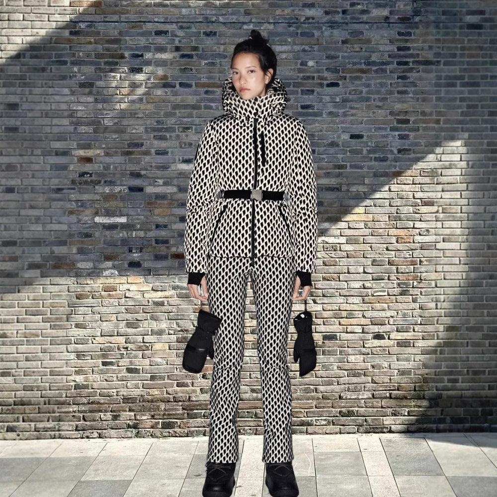 Damen winterliche Funktionsjacke mit hohem Kragen und elastischem Gürtel R&B