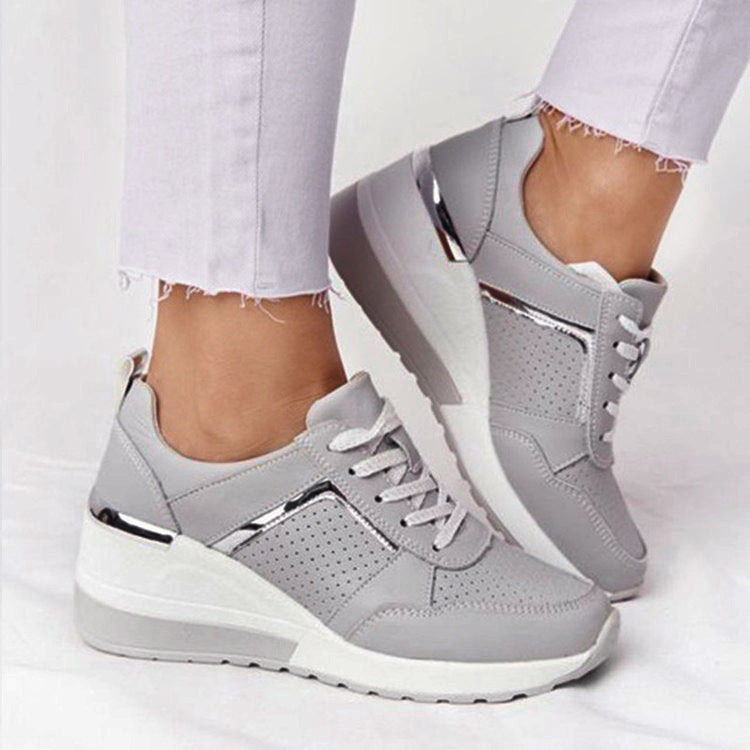 Damen Sportliche Sneakers mit luftiger Perforation und komfortabler Dämpfung R&B