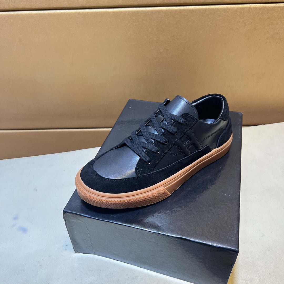 Damen Sportliche Sneakers mit rutschfester Gummisohle und atmungsaktiver Oberflächenstruktur R&B