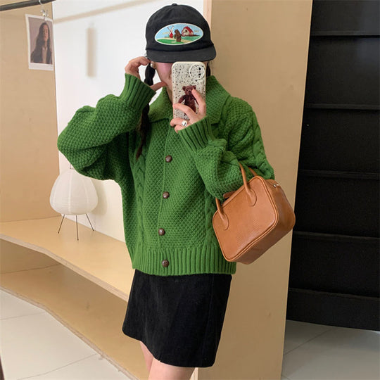 Damen Grobstrickjacke mit kontrastierenden Knöpfen und strukturiertem Design R&B