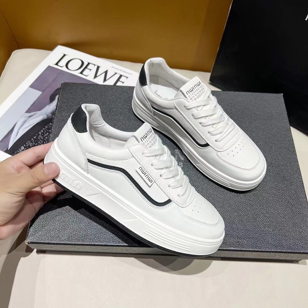 Damen Sneakers im trendigen High-Top Design mit strapazierfähigem Obermaterial und komfortabler Dämpfung