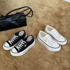 Damen Modische Sneakers im lässigen Stil mit auffälligen Schnürsenkeln