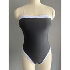 Damen Einteiler Badeanzug mit stilvollem Bandeau-Ausschnitt und kontrastierenden Akzenten R&B