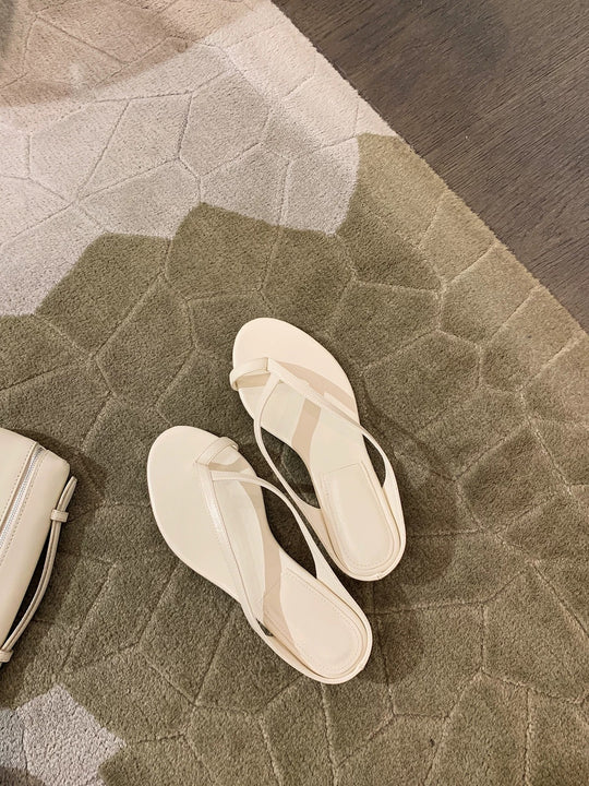 Damen Zehentrenner-Sandalen mit elegantem Riemendesign und bequemem Fußbett R&B