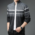 Herren Strickjacke mit hohem Kragen und attraktiven Mustern