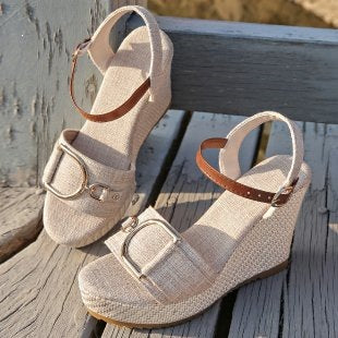 Damen Wedge-Sandalen mit verstellbarem Riemen und eleganter Schnallenapplikation R&B