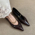Damen elegante spitze Ballerinas mit dekorativem Kettenriemen