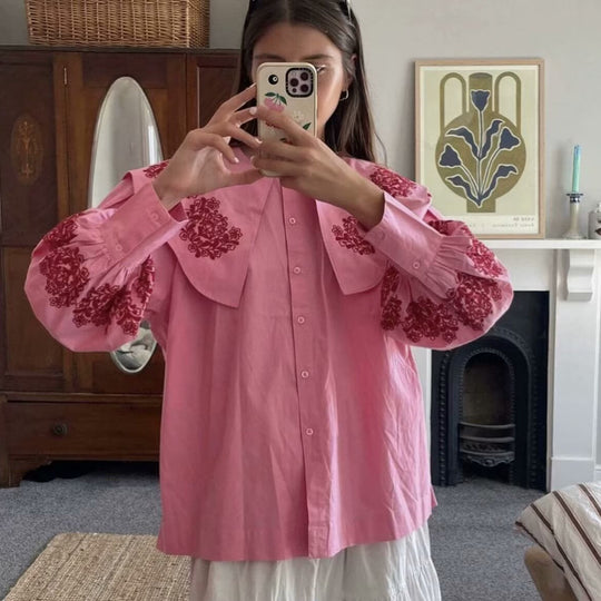 Damen Bluse mit voluminösem Kragen und floralen Stickereien R&B