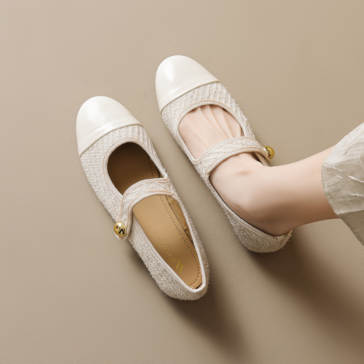 Damen Ballerina-Schuhe mit elegantem Riemen und modischem Knopfdetail
