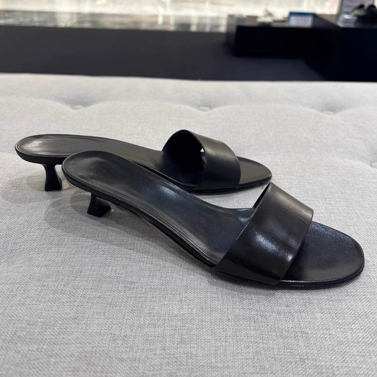 Damen Bequeme Slides mit breitem Riemendesign R&B