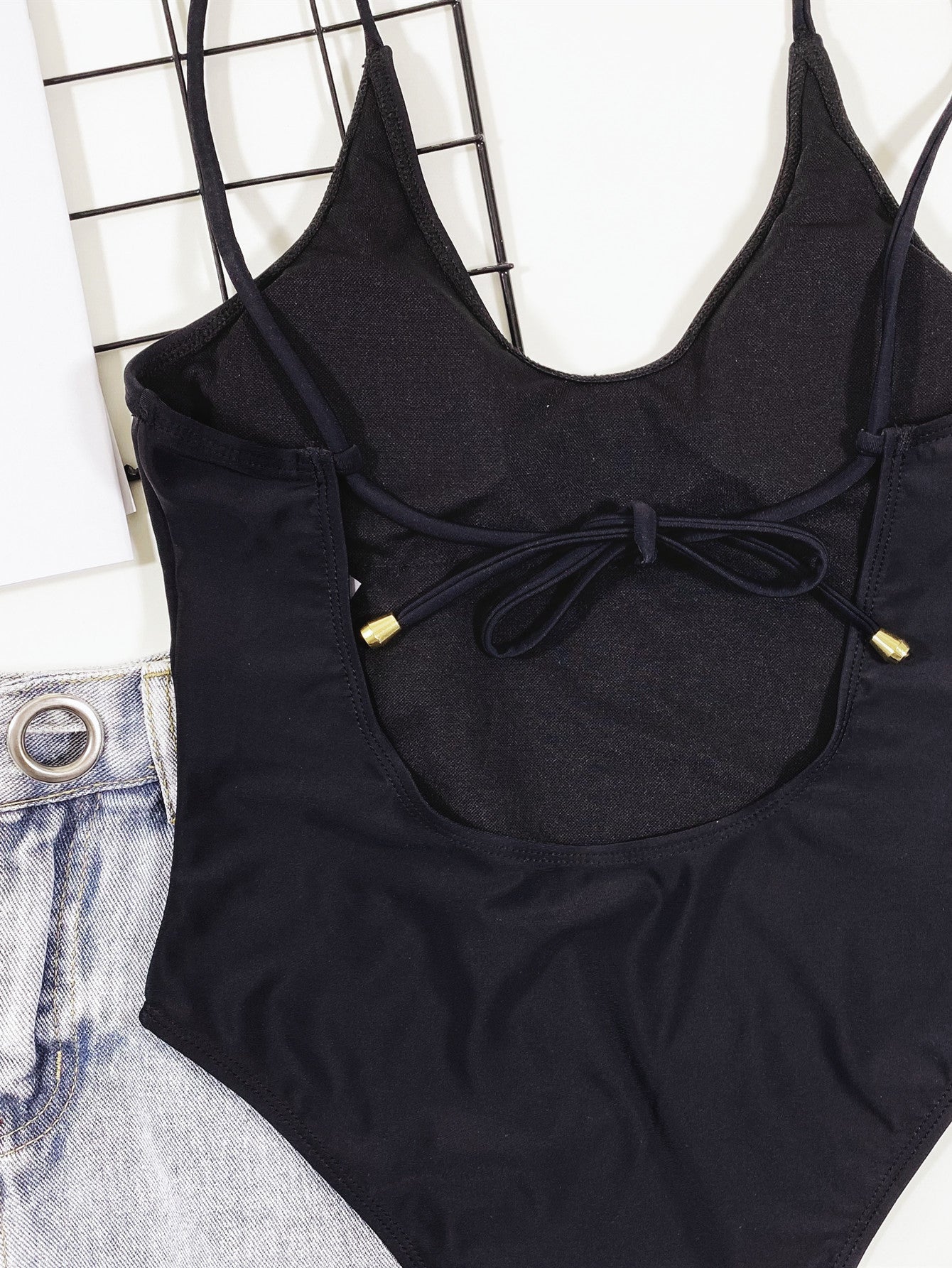 Damen Hochgeschnittener Cut-Out Badeanzug mit Bindändern