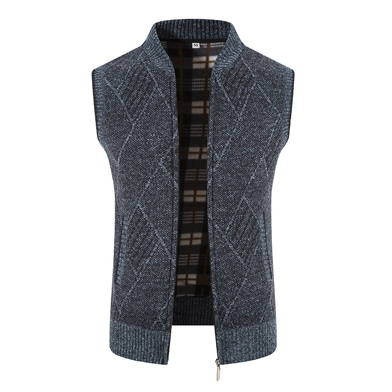 Herren Strickjacke ohne Ärmel mit modernem Zopfmuster