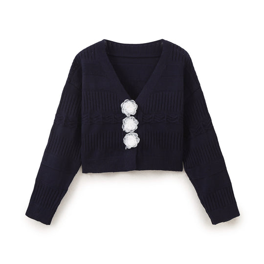 Damen modische Strickjacke mit romantischen Blumenknöpfen und lässigem Schnitt R&B