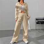 Damen sportliches Set aus weich fließendem Material mit Kapuze und weitem Schnitt R&B