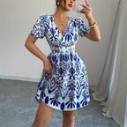 Damen Minikleid mit verspieltem A-Linien Schnitt und floralen Mustern