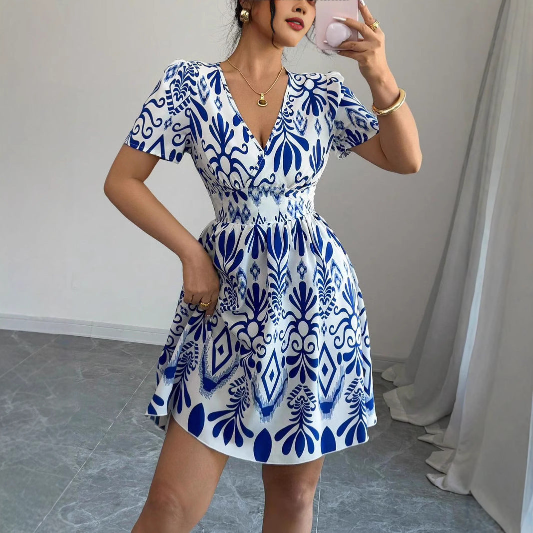 Damen Minikleid mit verspieltem A-Linien Schnitt und floralen Mustern