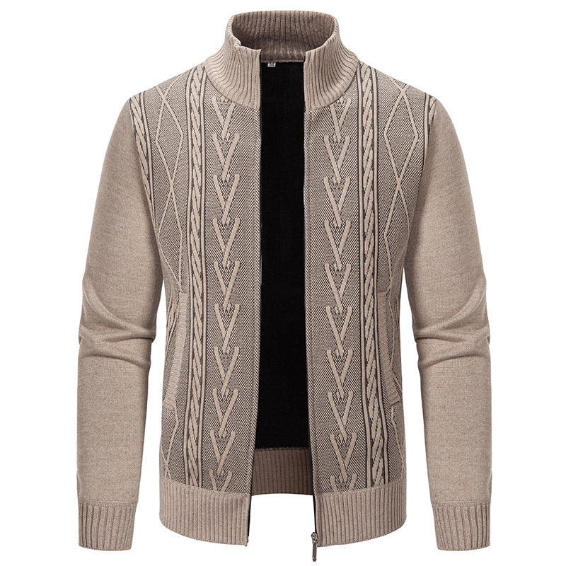 Herren Strickjacke mit modernem Zopfmuster und hochgeschlossenem Kragen R&B