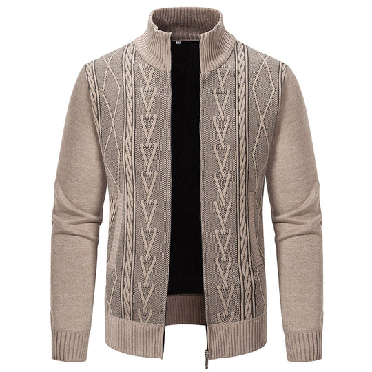 Herren Strickjacke mit modernem Zopfmuster und hochgeschlossenem Kragen R&B