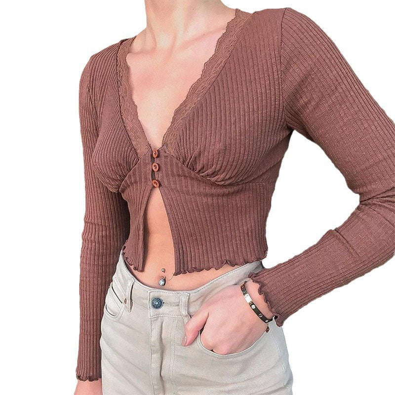 Damen Crop-Top mit femininer Spitze und Knopfdetails R&B