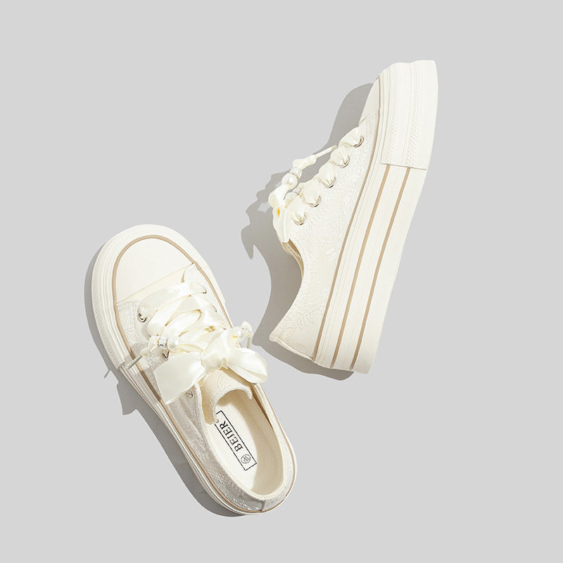 Damen Plattform Sneakers mit eleganter Satinschnürung und modischem Design