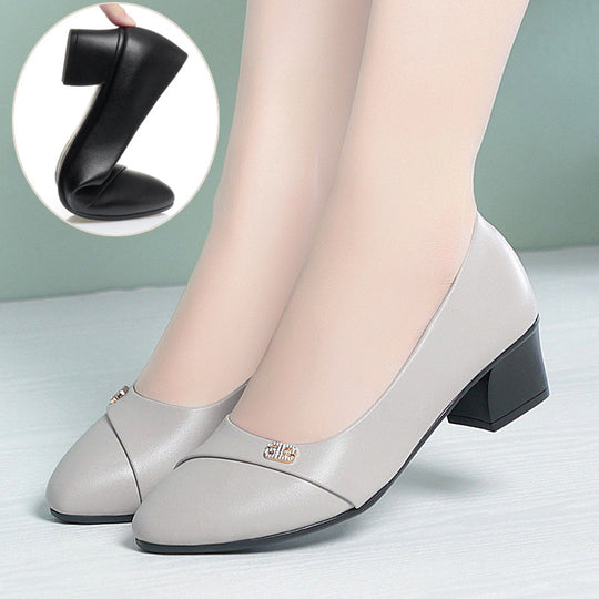 Damen elegante Pumps mit komfortablem Blockabsatz und modischem Schmuckdetail R&B