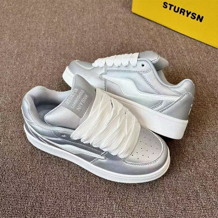 Damen Sneakers mit glänzendem Obermaterial und bequemer Schnürung R&B