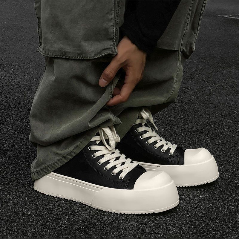Damen Hohe Plattform-Sneaker mit modernem Design und robustem Profil