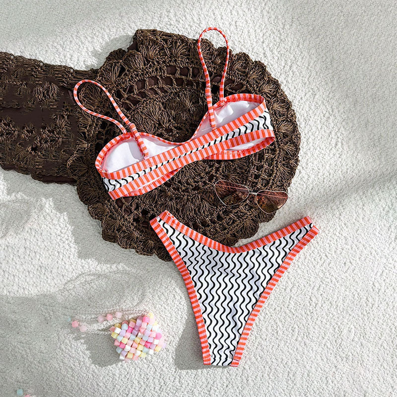 Damen Bikini-Set mit strukturiertem Wellenmuster und sportlichem Trägerdesign