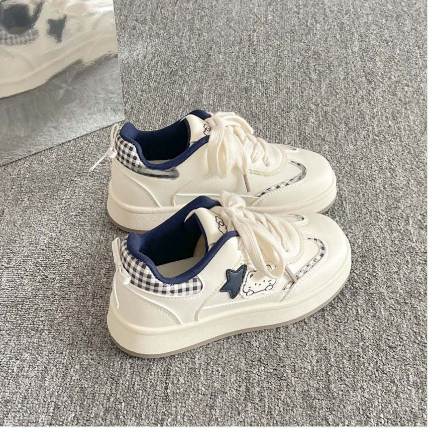 Damen Trendige Designer-Sneaker mit verspielten Details und bequemer Sohle R&B