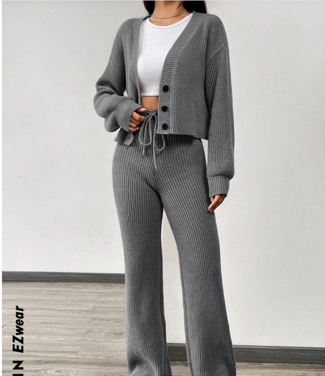 Damen Set aus weichem Strick mit lässiger Hose und Crop-Cardigan R&B
