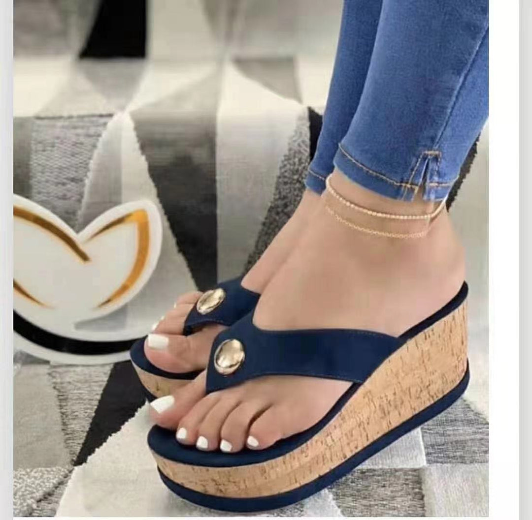 Damen Wedge-Pantoletten mit eleganter Korksohle und dekorativen Riemen R&B
