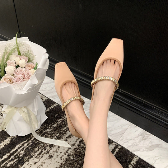 Damen Ballerina-Schuhe mit glanzvollem Obermaterial und bezauberndem Riemen R&B