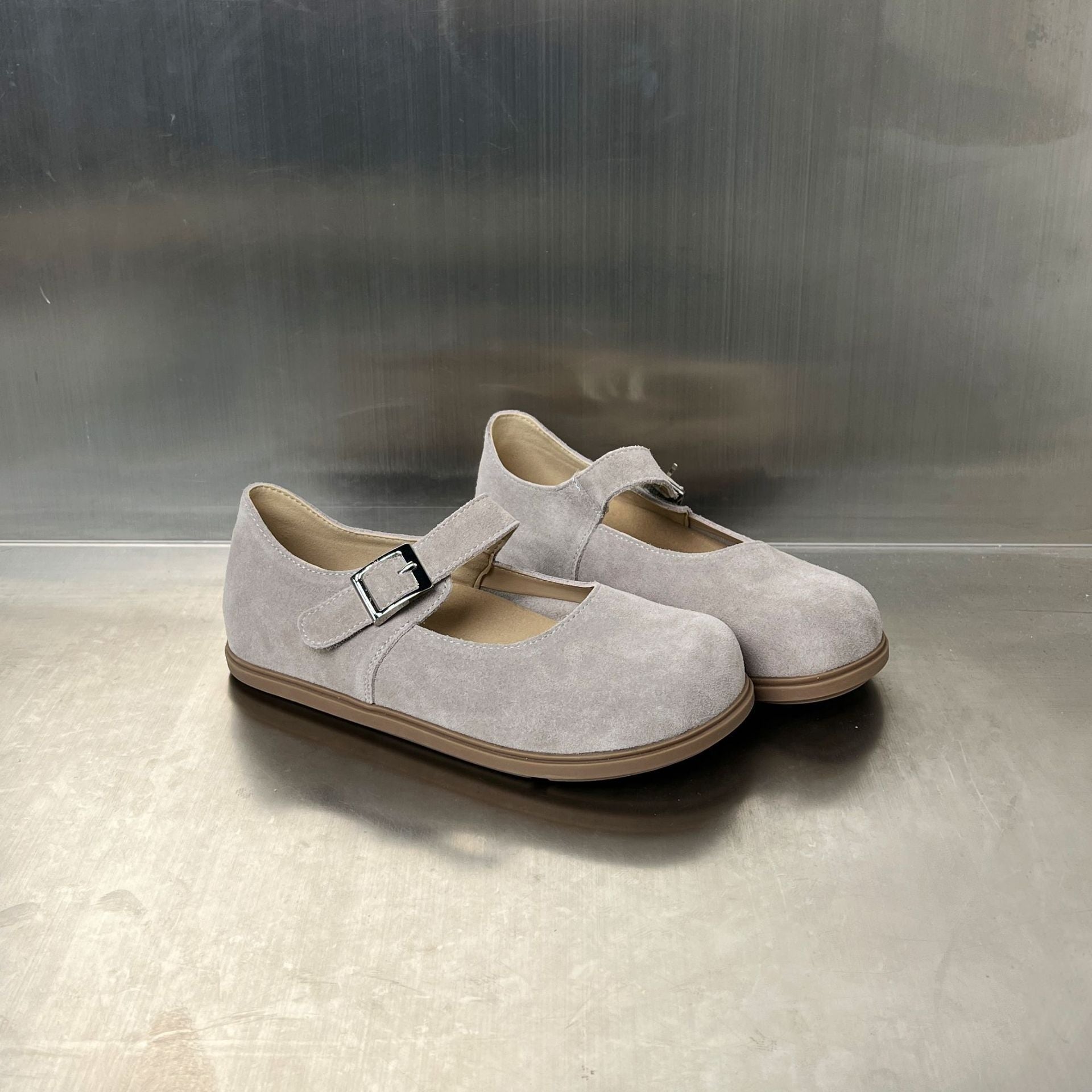 Damen Komfortable Halbschuhe mit verstellbarem Riemen und weichem Wildleder R&B