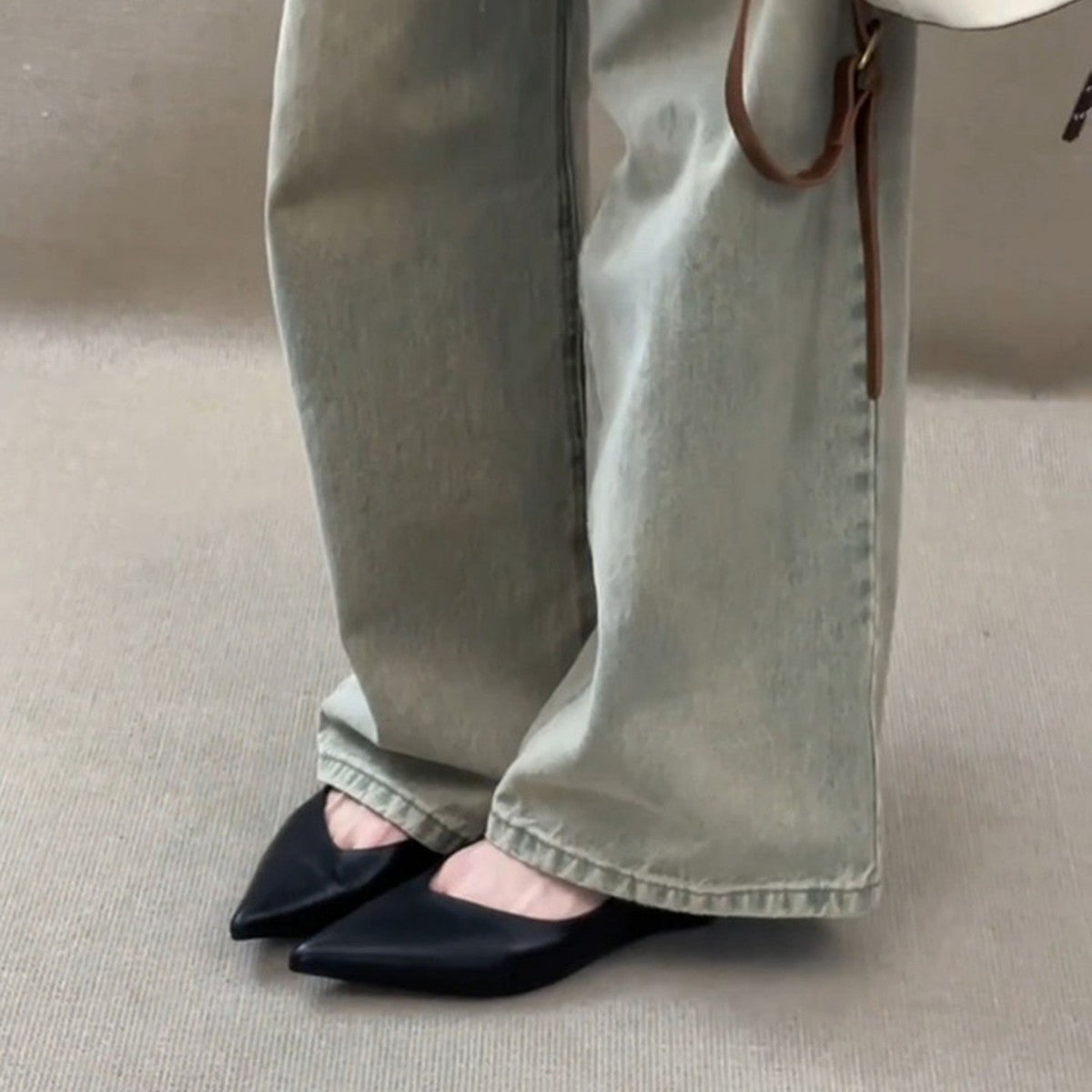Damen elegante Slipper mit spitzem Zehenbereich und hochwertiger Lederoptik R&B