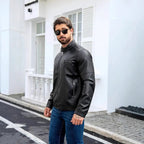 Herren Kunstlederjacke mit modernem Kragen
