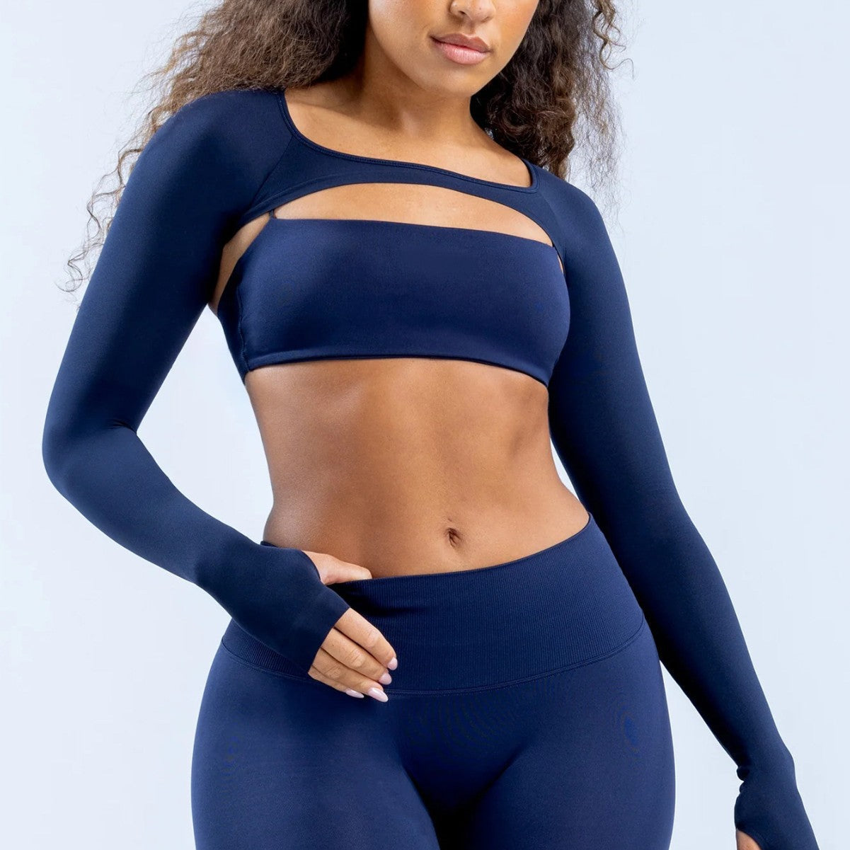 Damen Sportliches Langarm Crop-Top mit angeschnittenem Design R&B
