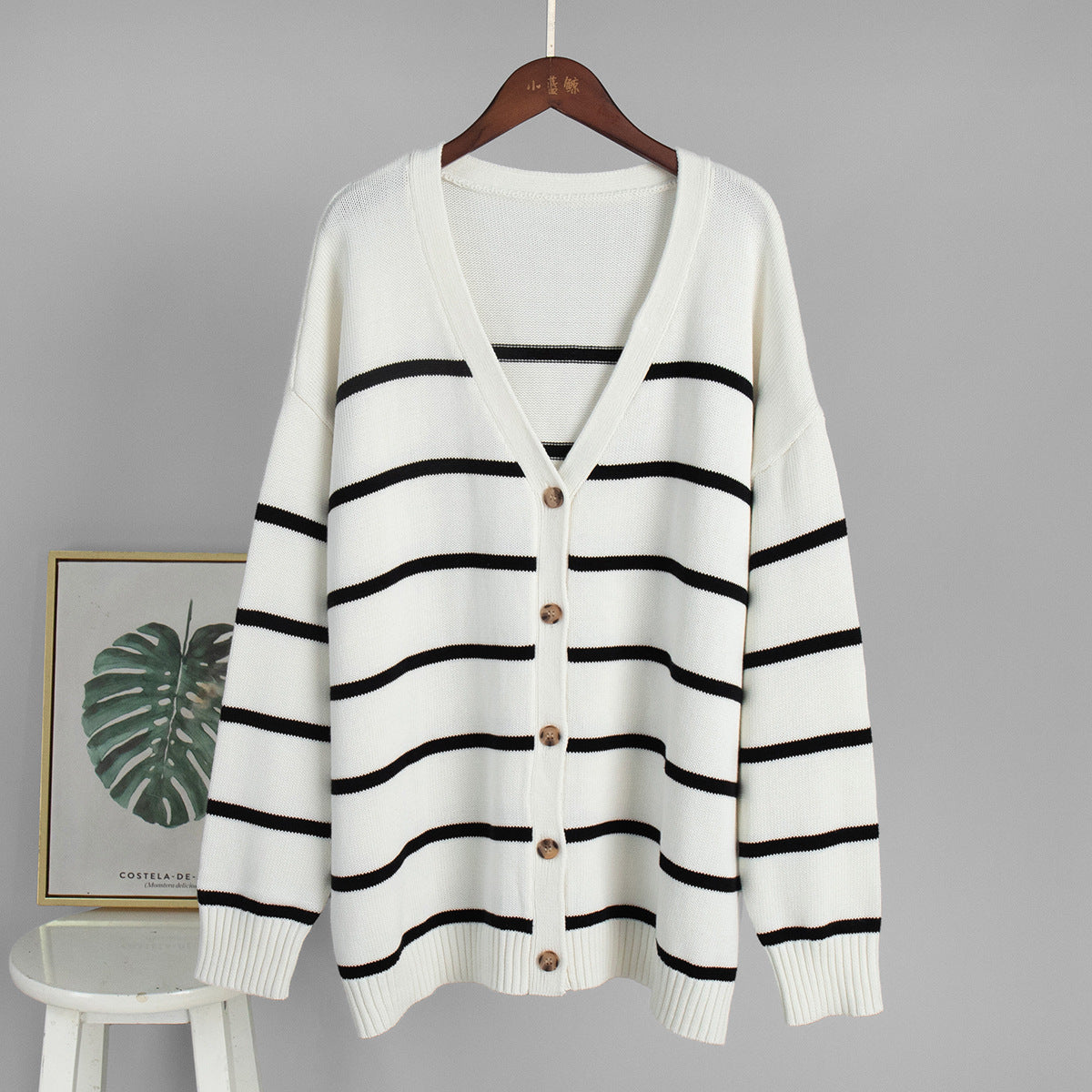 Damen Strickcardigan mit V-Ausschnitt und groben Streifen R&B