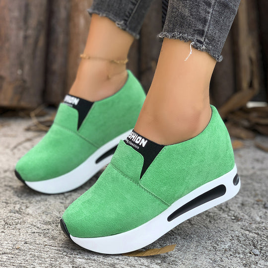 Damen Modische Slip-On Sneakers mit schickem Krokodesign und dämpfendem Fußbett R&B