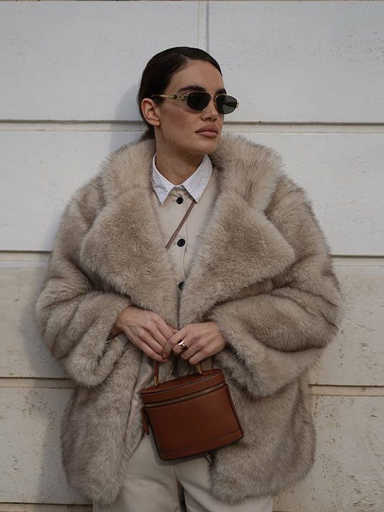 Damen Kunstfelljacke mit voluminösen Ärmeln und luxuriösem Design R&B