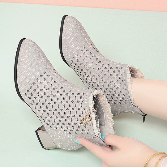 Damen elegante Stiefeletten mit funkelnden Strassdetails und modischem Lochmuster R&B