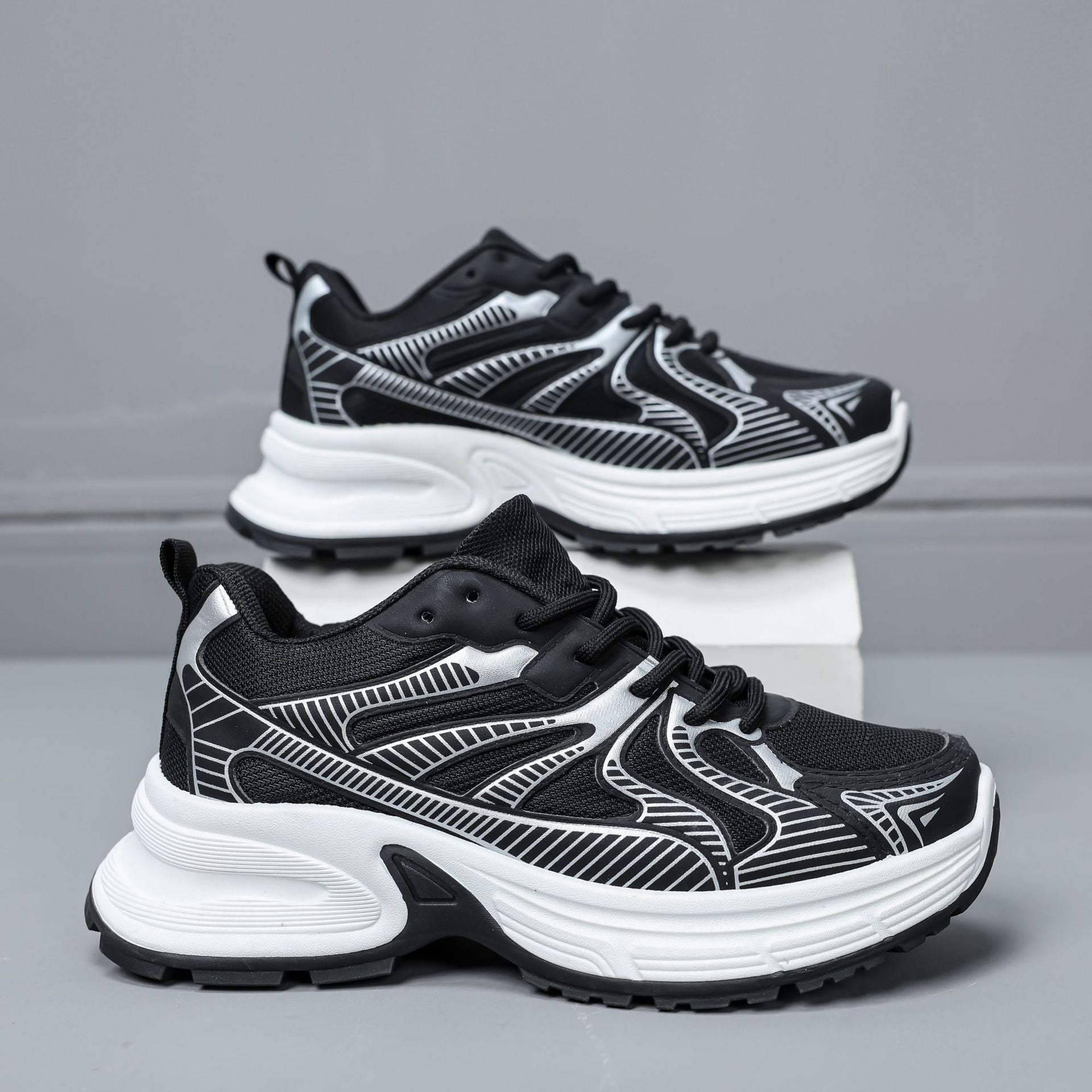 Damen Sportliche Sneakers mit atmungsaktiver Mesh-Oberfläche und stabilisierender Sohle R&B
