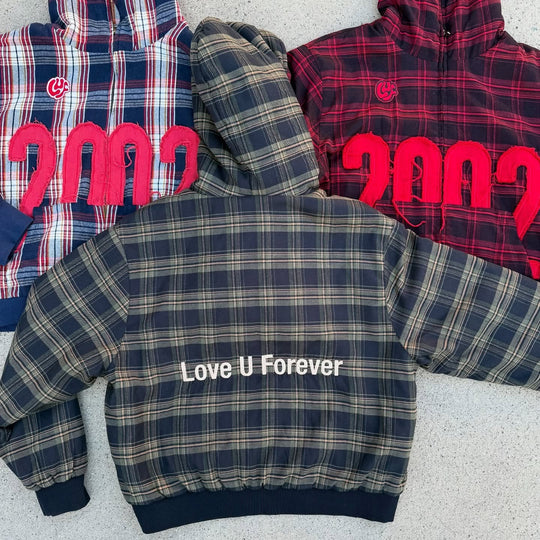Unisex nan karierter Kapuzenpullover mit fransiger Jahreszahl-Applikation und Rippbündchen R&B