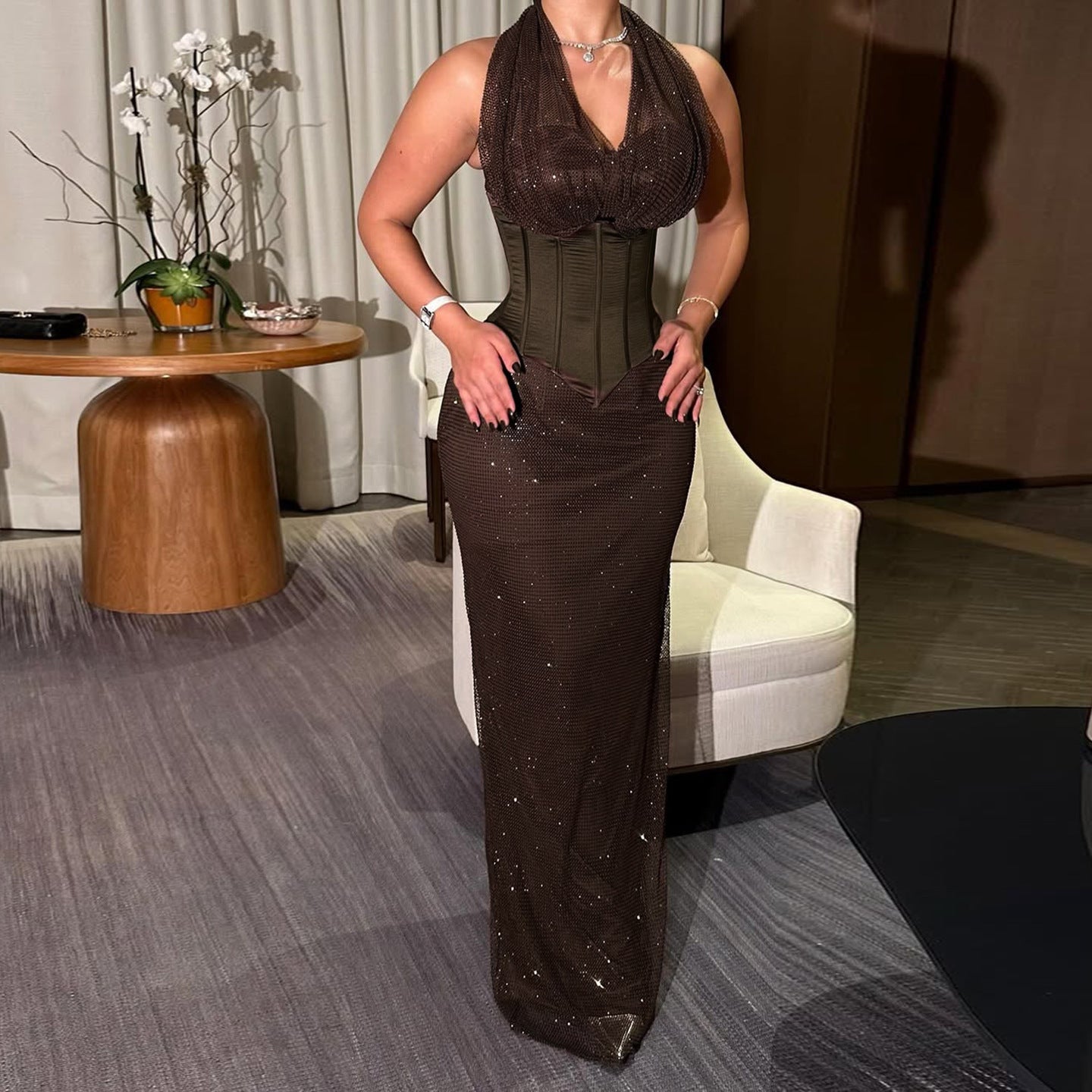 Damen Elegantes Maxikleid mit schimmernden Akzenten und figurformendem Oberteil R&B
