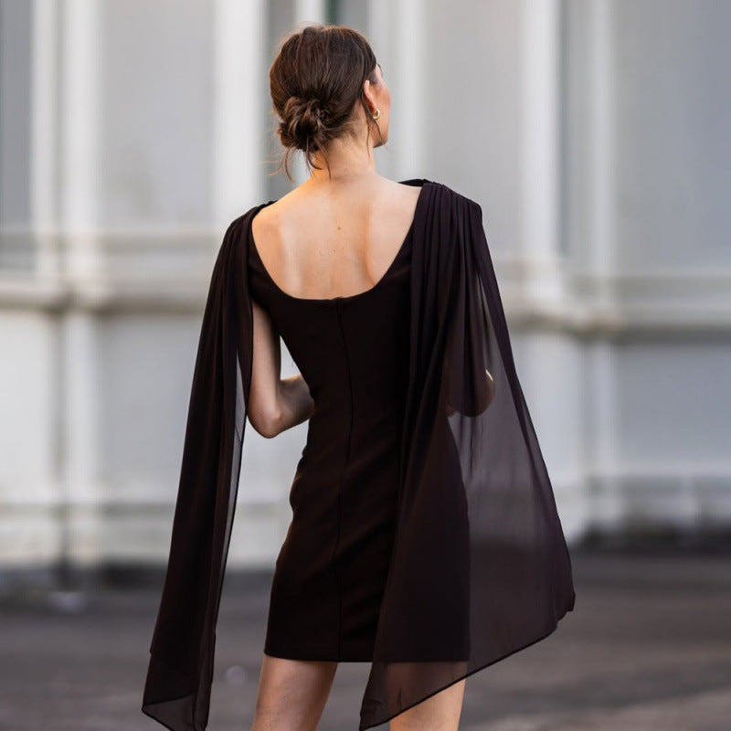 Damen Elegantes Cocktailkleid mit drapierter Schulterpartie und figurbetontem Schnitt R&B