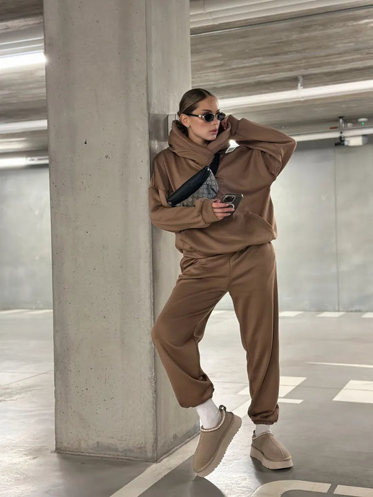 Damen gemütlicher Oversized Hoodie mit intuitivem Kordelzug und passender Jogginghose R&B