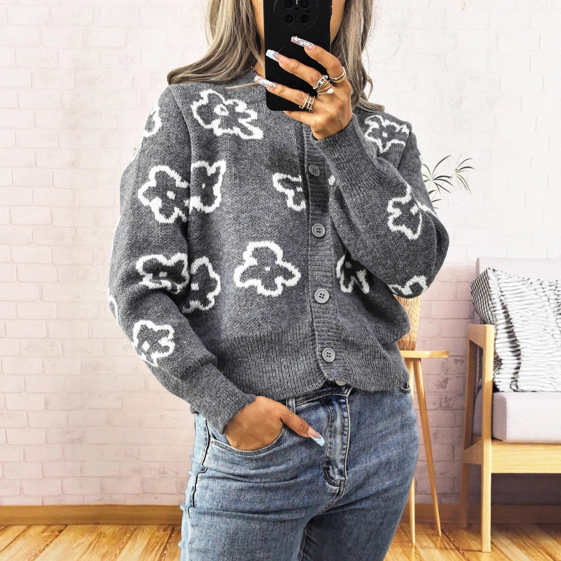 Damen gemütliche Strickjacke mit floralem Muster und Knopfverschluss R&B