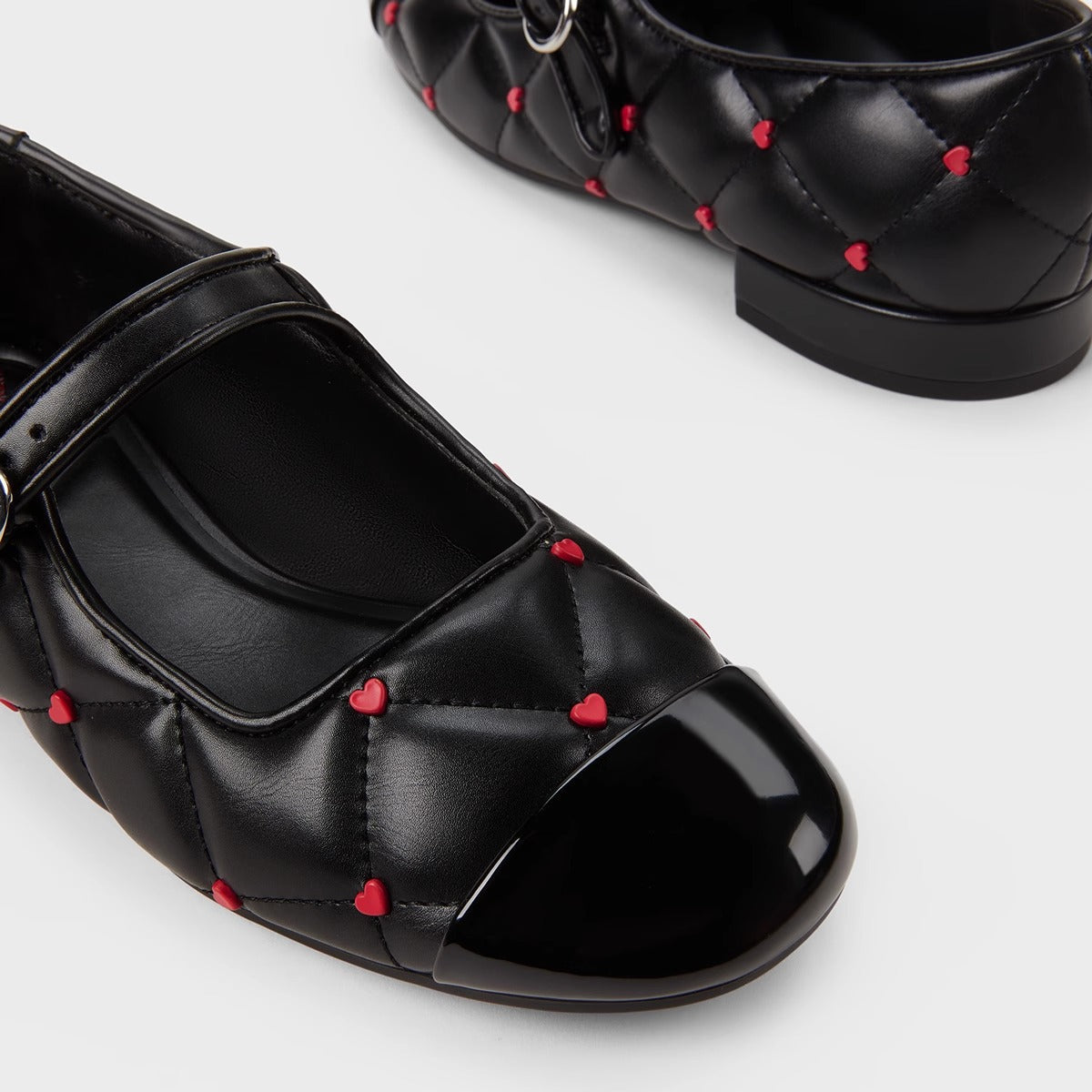 Damen Ballerinas mit dekorativem Riemen und glänzendem Schuhspitzen R&B