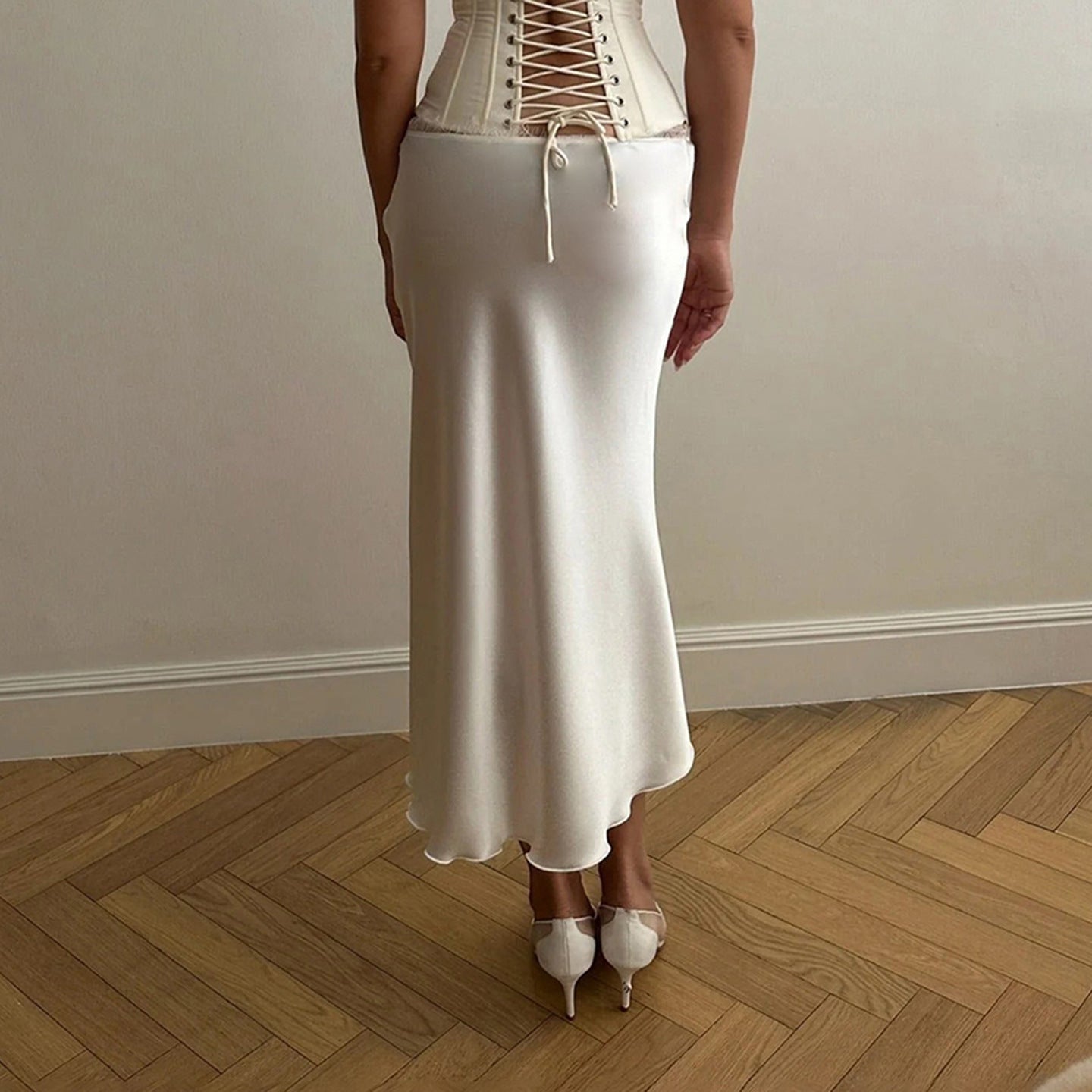 Damen elegantes Satin-Kleid mit feinen Spitzenakzenten R&B