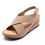 Damen Komfortable und luftige Keil-Sandalen mit perforierten Details