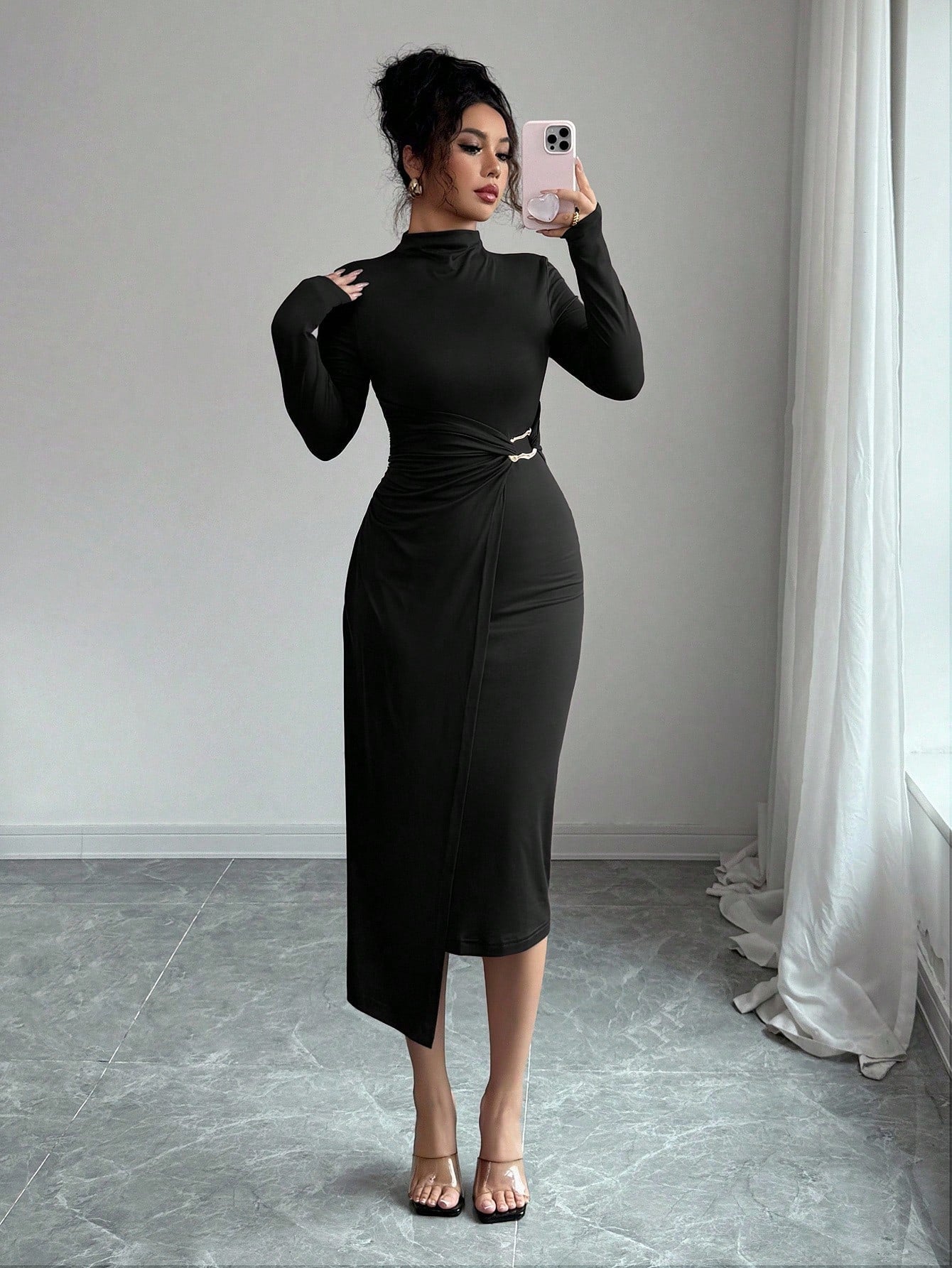 Damen nan figurbetontes Midikleid mit Stehkragen, Taillenraffung und asymmetrischem Saum R&B